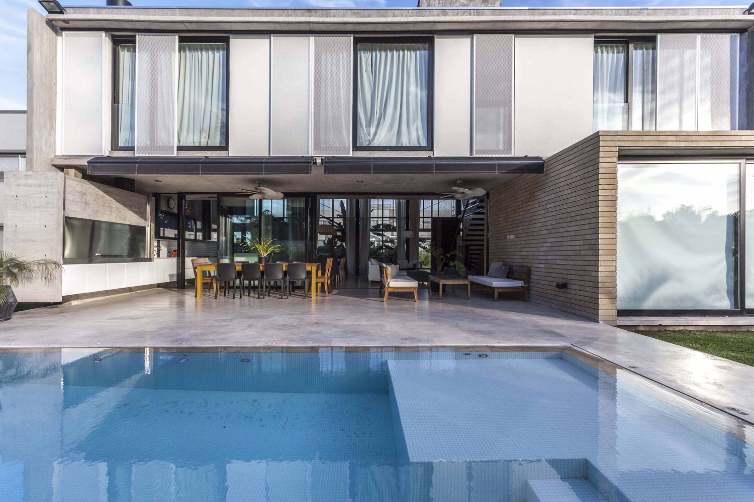 Adrogué Chico - Jorgelina Tortorici Arq. y Asociados - CARPEAL Haus Adrogué Chico - Jorgelina Tortorici Arq. y Asociados - CARPEAL Haus