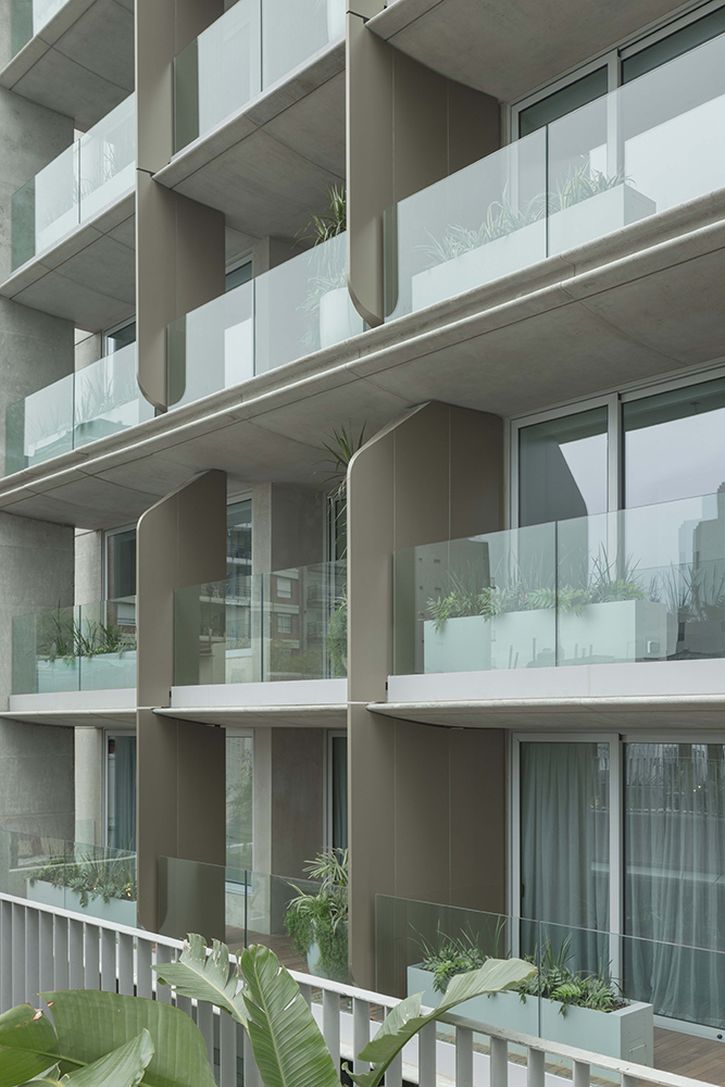 Donna Magna - Estudio AZCUY - CARPEAL Building