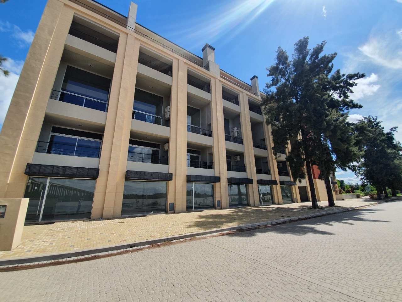 Zárate Chico - CARPEAL Building