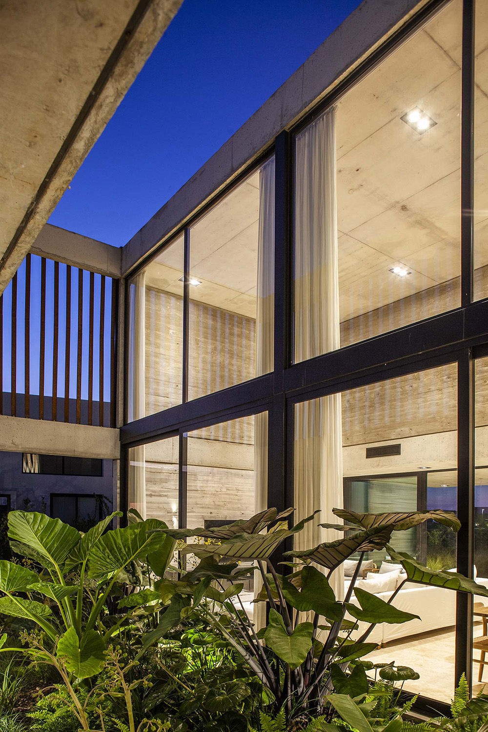 Casa FG - DIPA Arquitectos - CARPEAL Haus12_CASA_FG Casa FG - DIPA Arquitectos - CARPEAL Haus