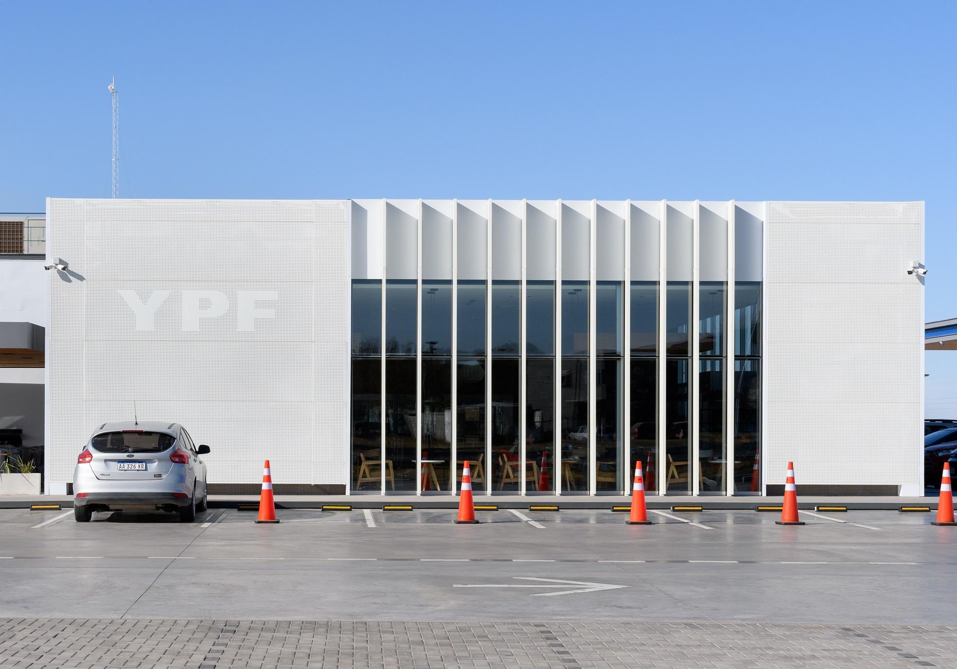 YPF E53 - CARPEAL Design - Hunter Douglas YPF E53 - CARPEAL Design - Hunter Douglas